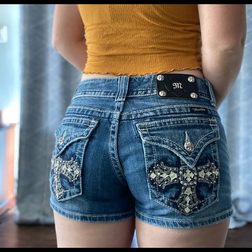 Super cute Miss Me shorts!
